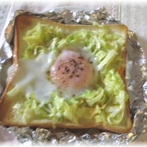 キャベツと卵のトースト